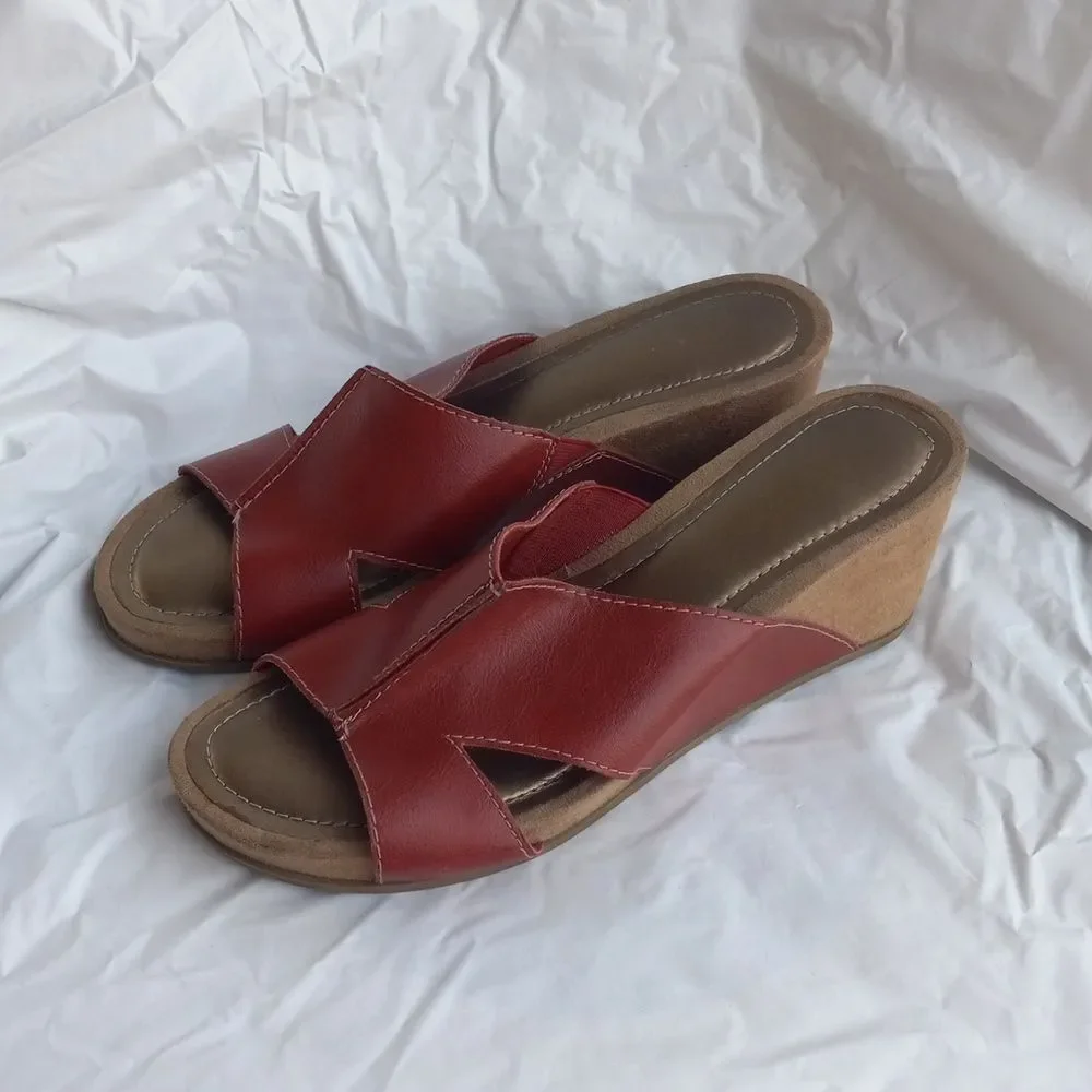 Comfort Plus by Predictions Red Sandals Size 9